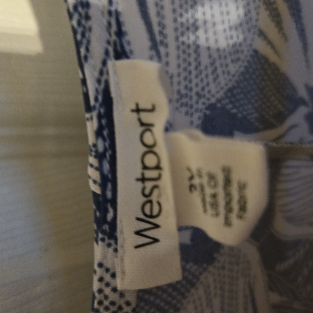 Plus size women's dress - Picture 3 of 3
